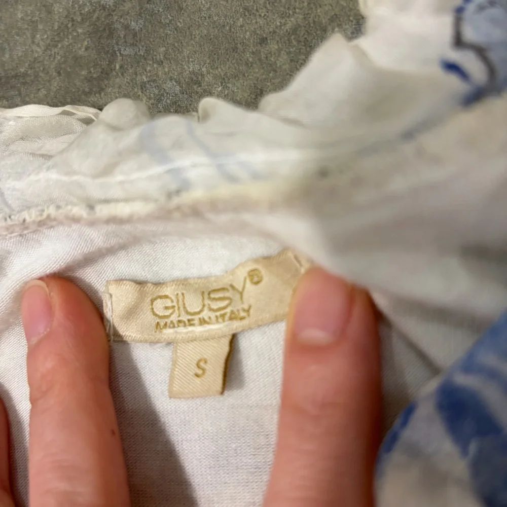 Guisy Made In Italy Top Sz S  Women's White Blue Floral Silk Lined Cottagecore - Picture 6 of 10